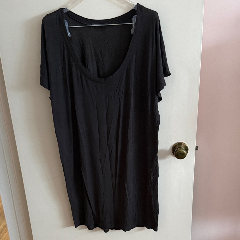 Riller & Fount Black Short Sleeve Top